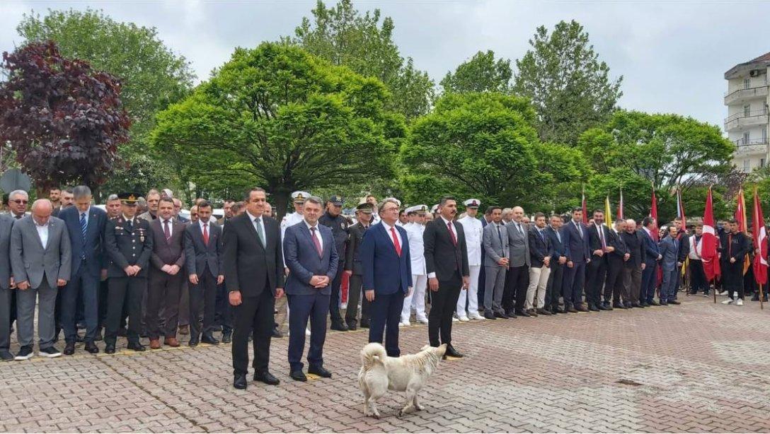 19 Mayıs Atatürk'ü Anma ve Gençlik ve Spor Bayramı Çelenk Sunma Töreni Gerçekleştirildi