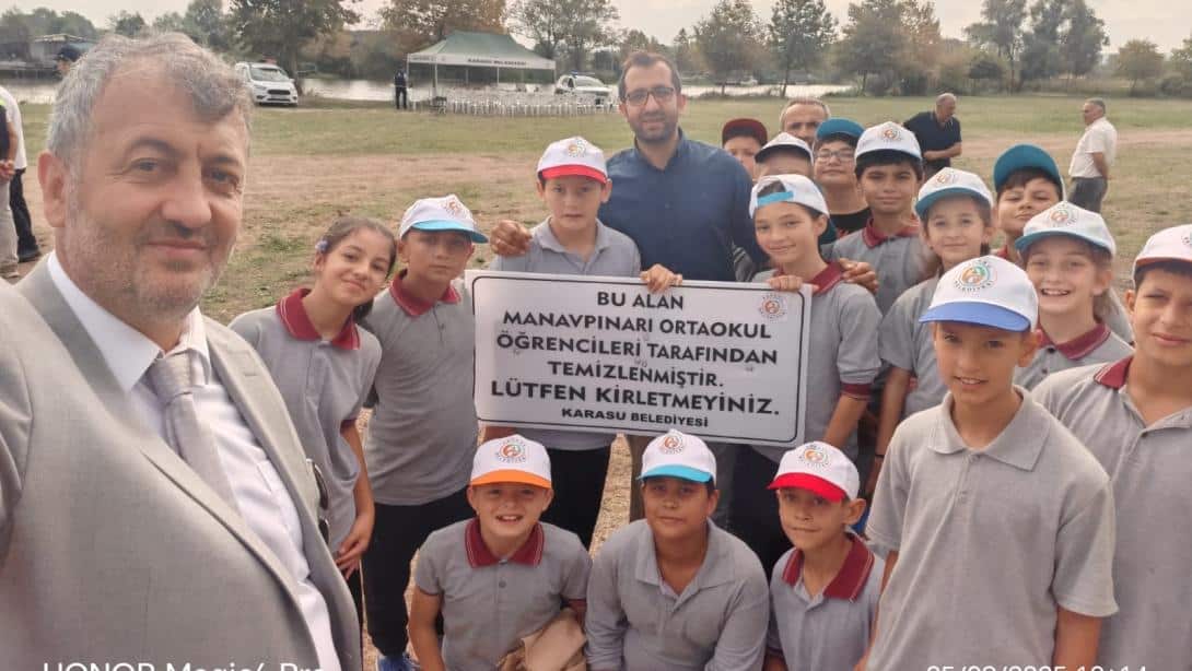 Karasu Belediyesi koordinatörlüğünde,Manavpınar Ortaokulu öğrencilerimiz çevre temizliği etkinliğini gerçekleştirdi.